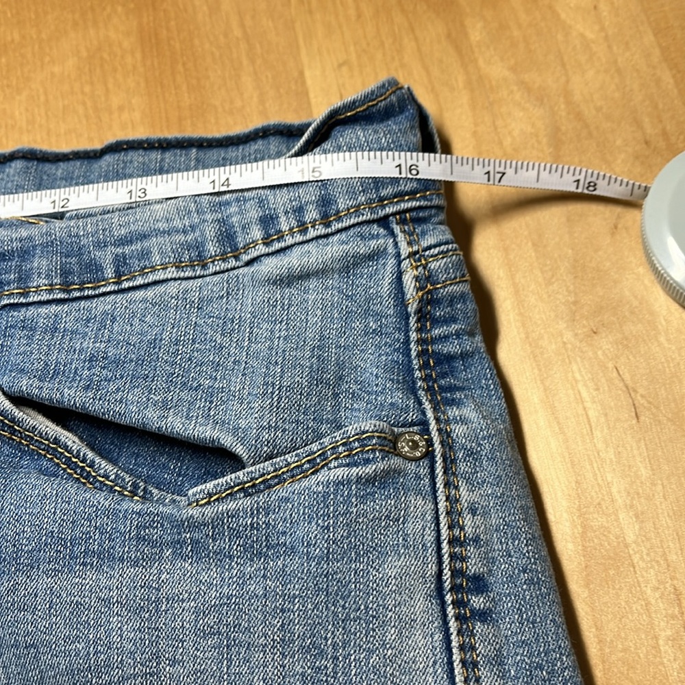 Levi’s Denizen Curvy Slim jeans. Size 14 short. - Picture 3 of 4